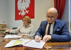 Boisko w Białobrzegach: umowa podpisana
